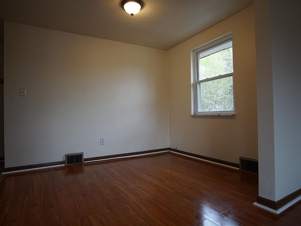 Dining room - picture 1