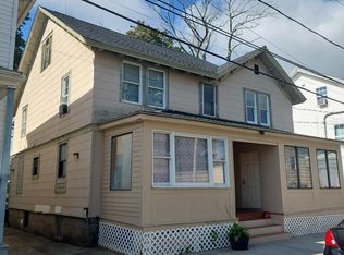18 Amity St, New London, CT 06320