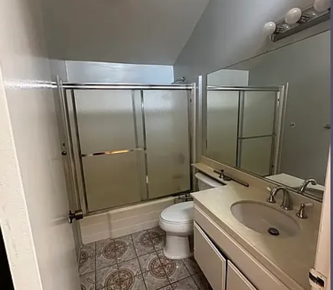 557 E Verdugo Ave — Photo 14
