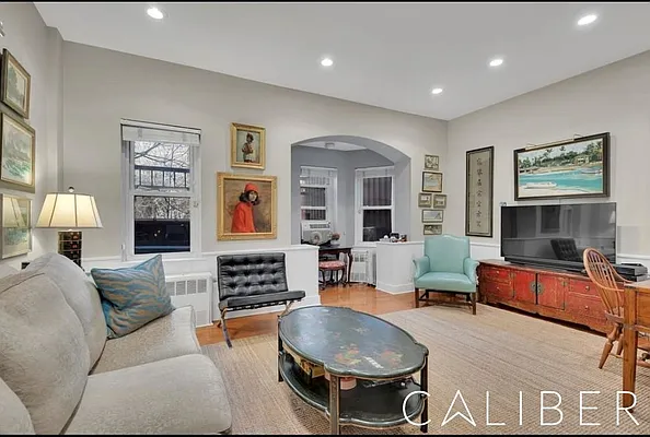 Rented by Bond New York | media 4