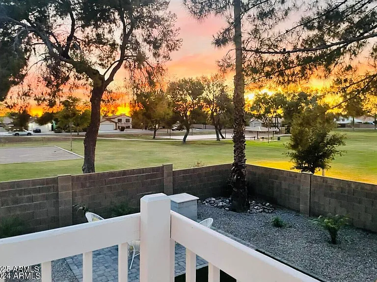 626 E Palomino Dr — Photo 8