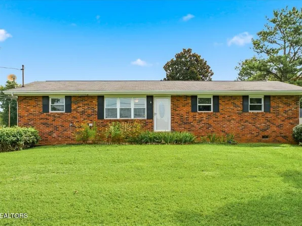 3334 Oak Ave, Straw Plains, TN 37871
