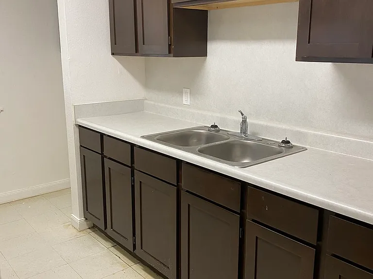 2308 Carley St — Photo 3