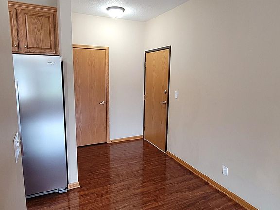 3rd image of 2435 Aspen Rd Unit 205