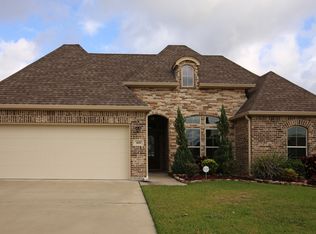 109 Woodridge Dr, Nederland, TX 77627
