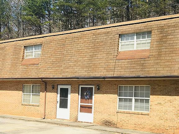 2nd image of 324-325 Maple Dr