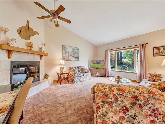 3rd image of 617 Coleman Dr