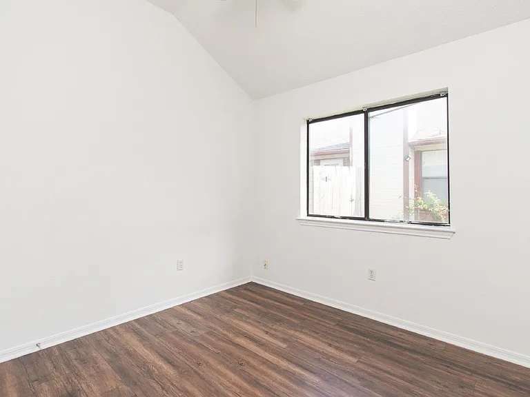 214 Appaloosa Dr — Photo 11