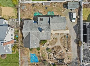 16 Hendrie Dr, Old Greenwich, CT 06870