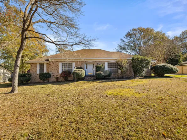610 Bramblewood Dr, Hattiesburg, MS 39402