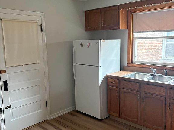 3rd image of 4836 Hull St Unit 2