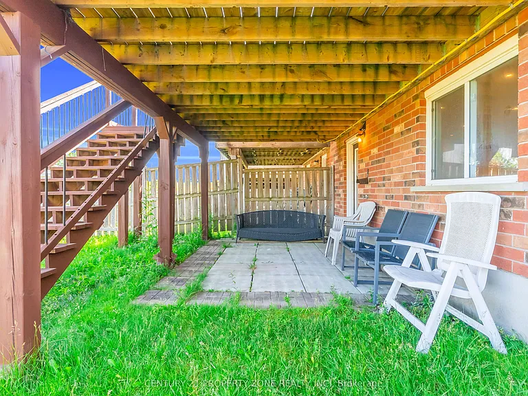 75 Benjamin Cres — Photo 45