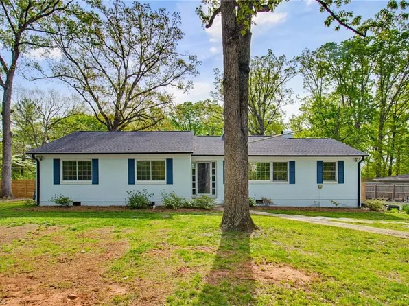 1316 Westridge Rd, Greensboro, NC 27410
