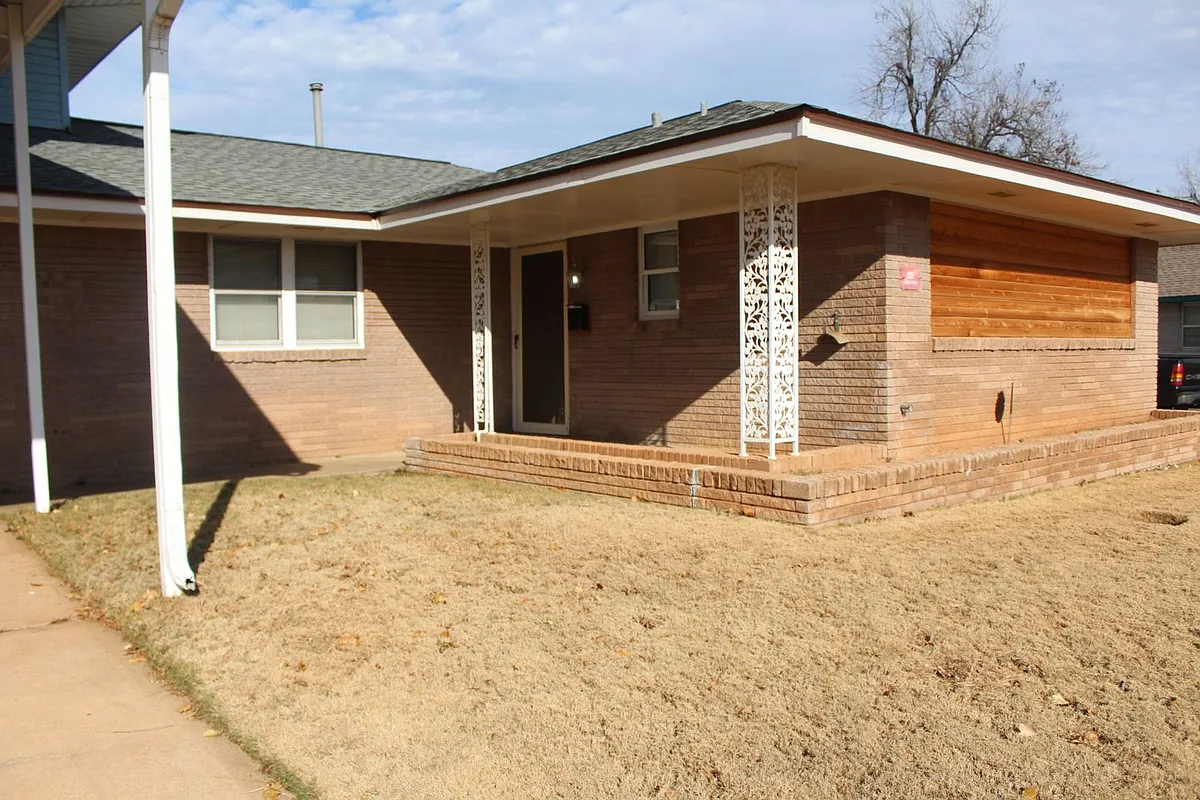 Building Photo - 2217 Laneway Cir