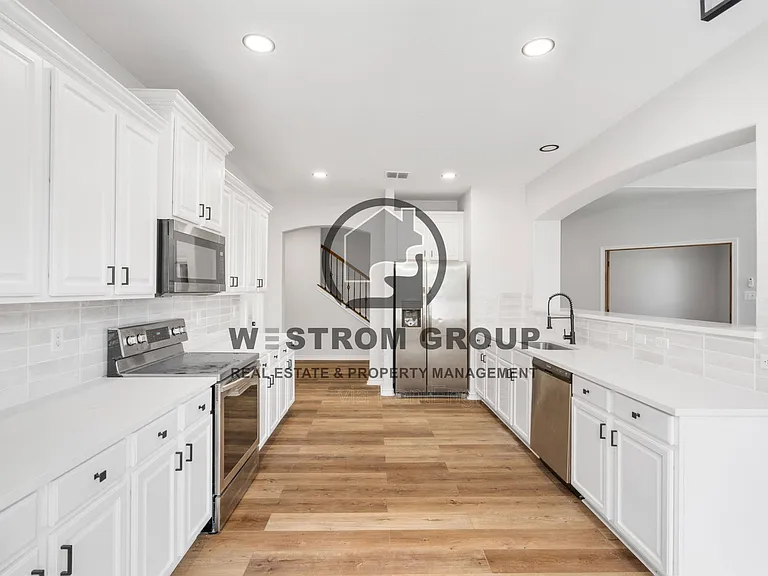 1738 Rock Ridge Dr — Photo 10
