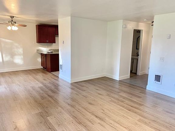 5th image of 12118 109th Avenue Ct E