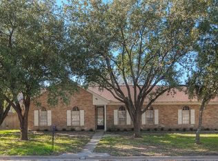2511 Twisted Oaks Dr, Bryan, TX 77802
