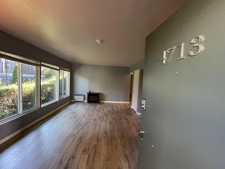 4713 Sand Point Way NE — Photo 5
