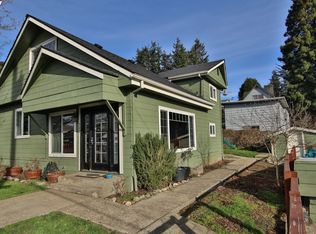 908 East St, Coos Bay, OR 97420