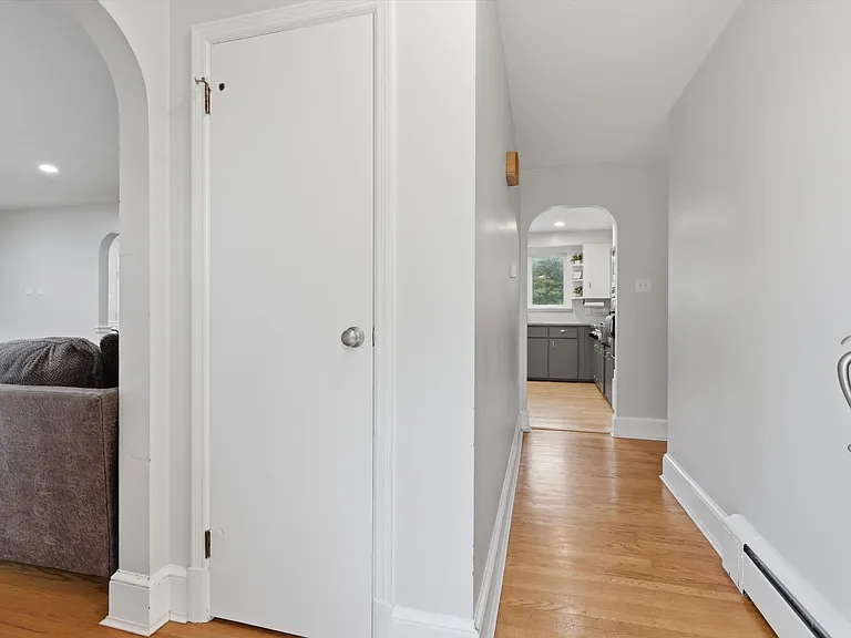 9 Linden Blvd — Photo 4