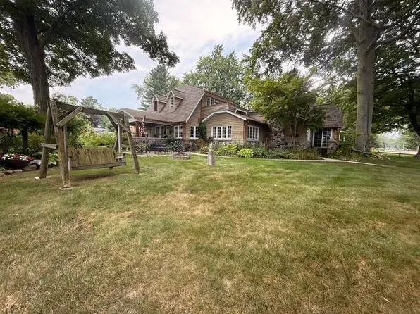 7086 Lakeview Dr, Lexington, MI 48450
