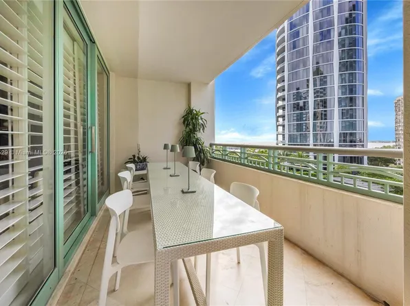 3400 SW 27th Ave APT 704, Miami, FL 33133