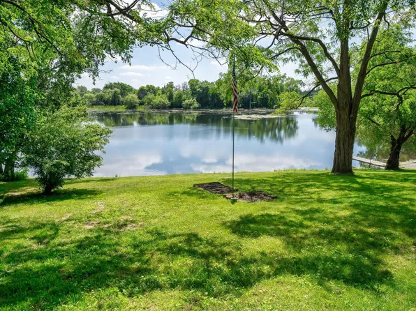 3893 Victoria St N, Shoreview, MN 55126