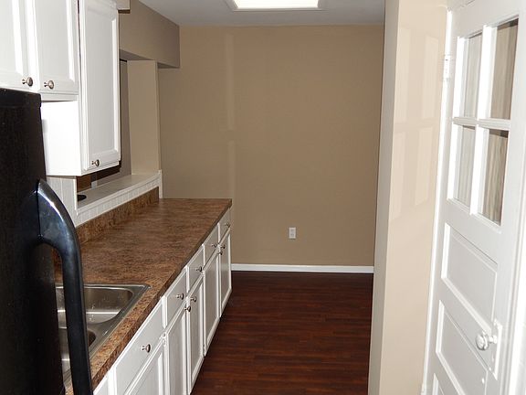3rd image of 635 22nd Ave