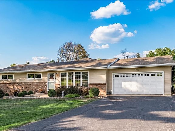 3rd image of 1065 Schlaegel Dr