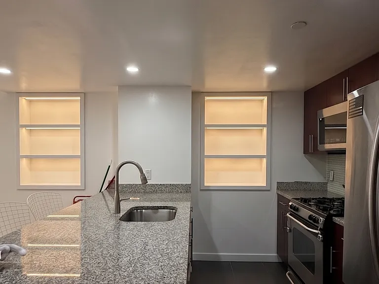 555 W 23rd St #N10E — Photo 6