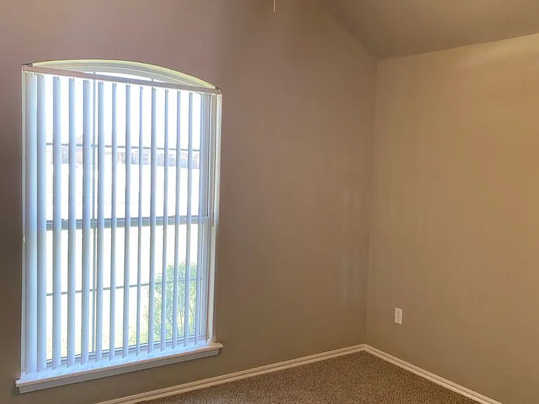 324 Madison Place Dr — Photo 16