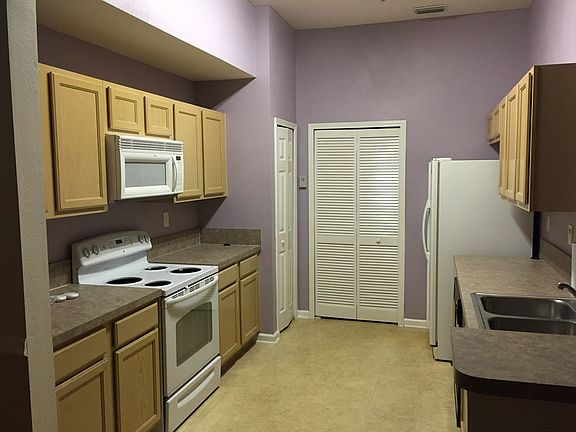 3rd image of 6105 Maggies Cir Unit 106