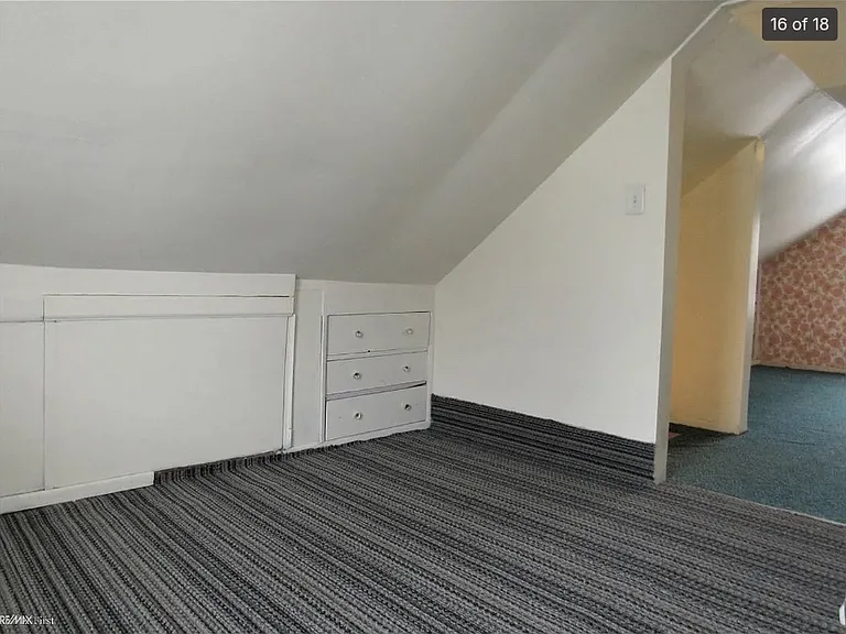 2090 Vermont Ave — Photo 11