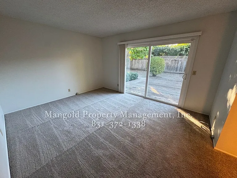 22490 Ferdinand Dr — Photo 14