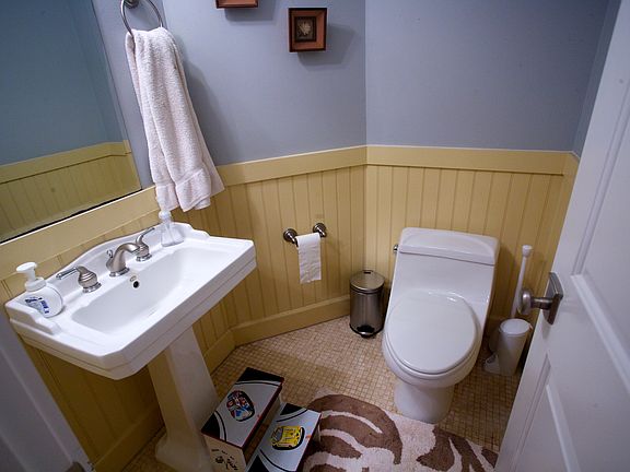 5th image of 517 N Elena Ave #B