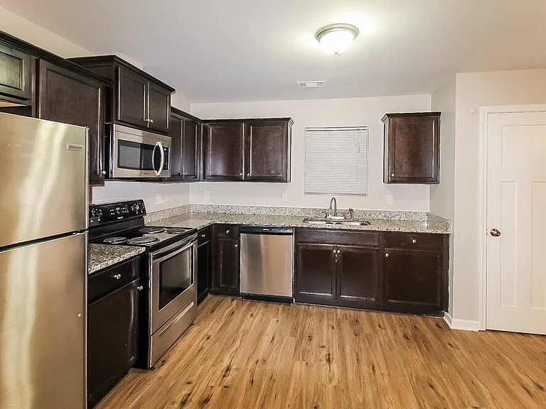 6374 Avery St SW — Photo 6