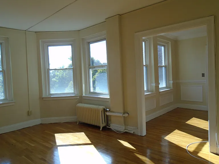 Craigie Cir — Photo 2