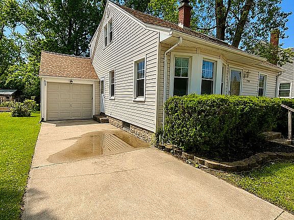 2nd image of 3708 Iroquois Ave