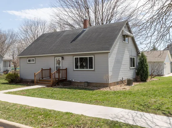 301 1st St SE, Hayfield, MN 55940