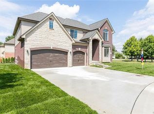 3977 Wardlow Ct, Troy, MI 48083