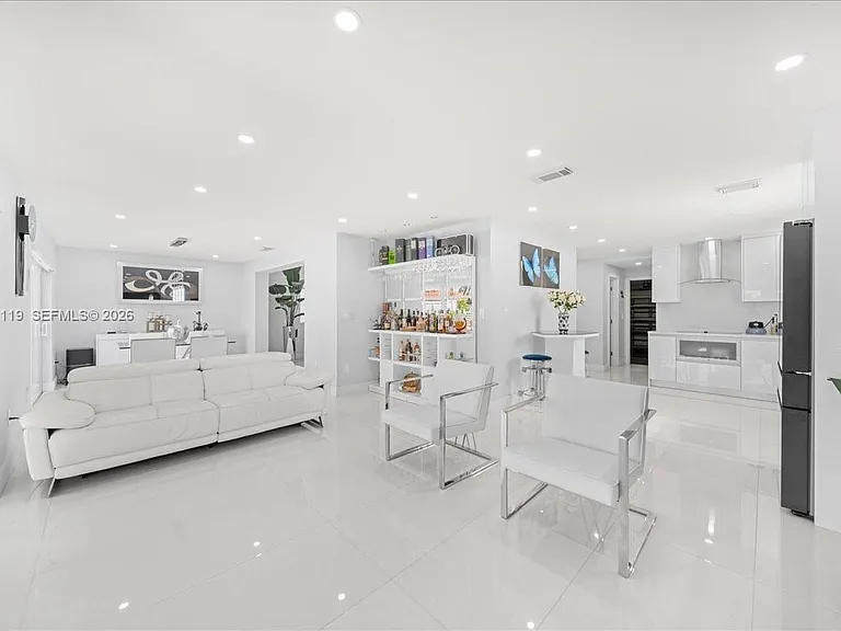 15341 SW 36th St — Photo 8