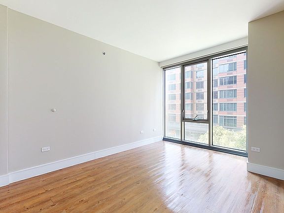 4th image of 237 E 34th St APT 603