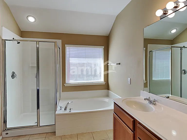 15500 Yarberry Dr — Photo 12