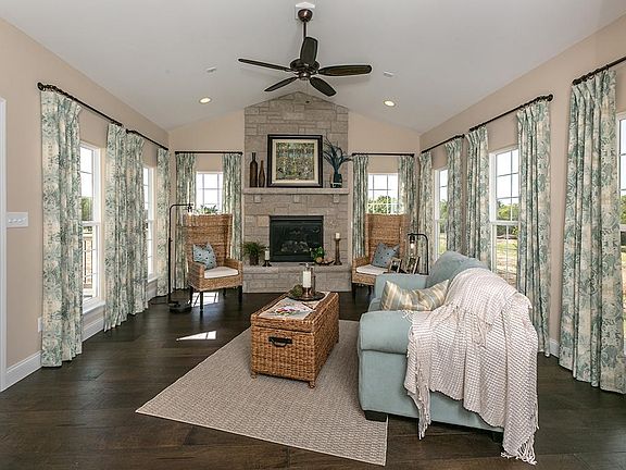 4th image of 655 Brighton Heights Ct