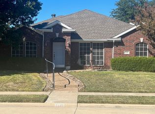 5828 Stratford Ln, The Colony, TX 75056