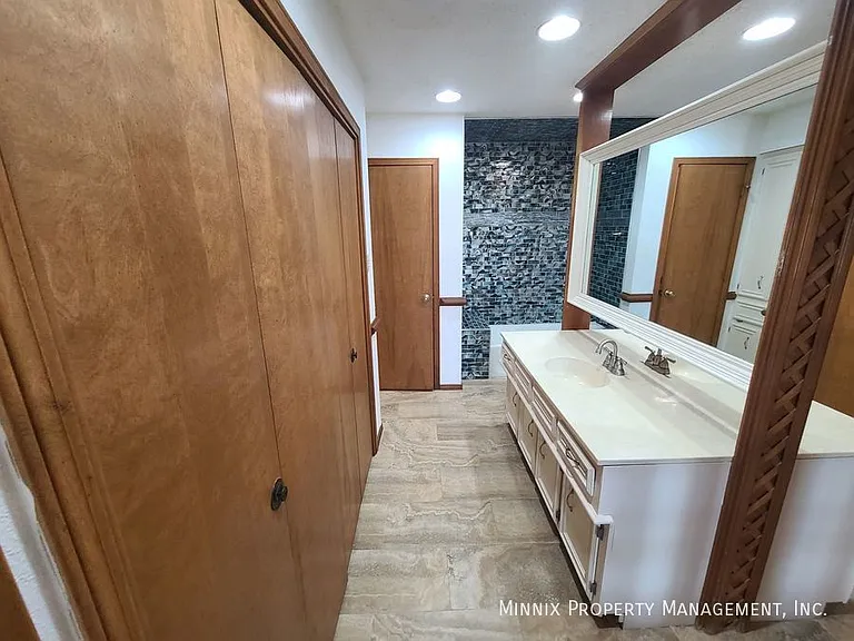 4005 Saint Andrews Dr — Photo 39