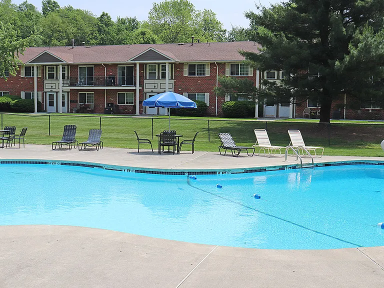 Green Valley Apartments — Photo 15