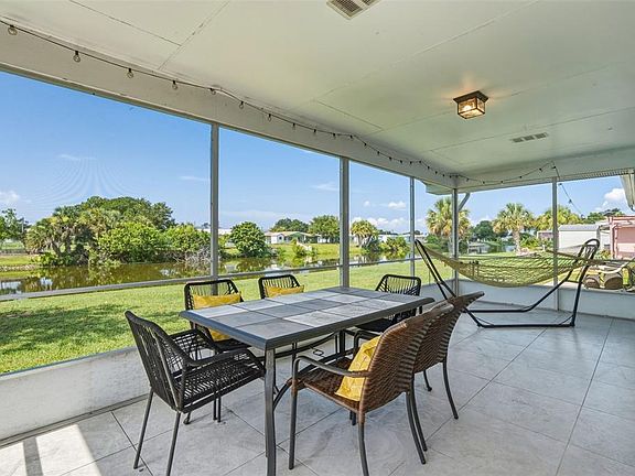 3rd image of 21531 GLADIS AVENUE