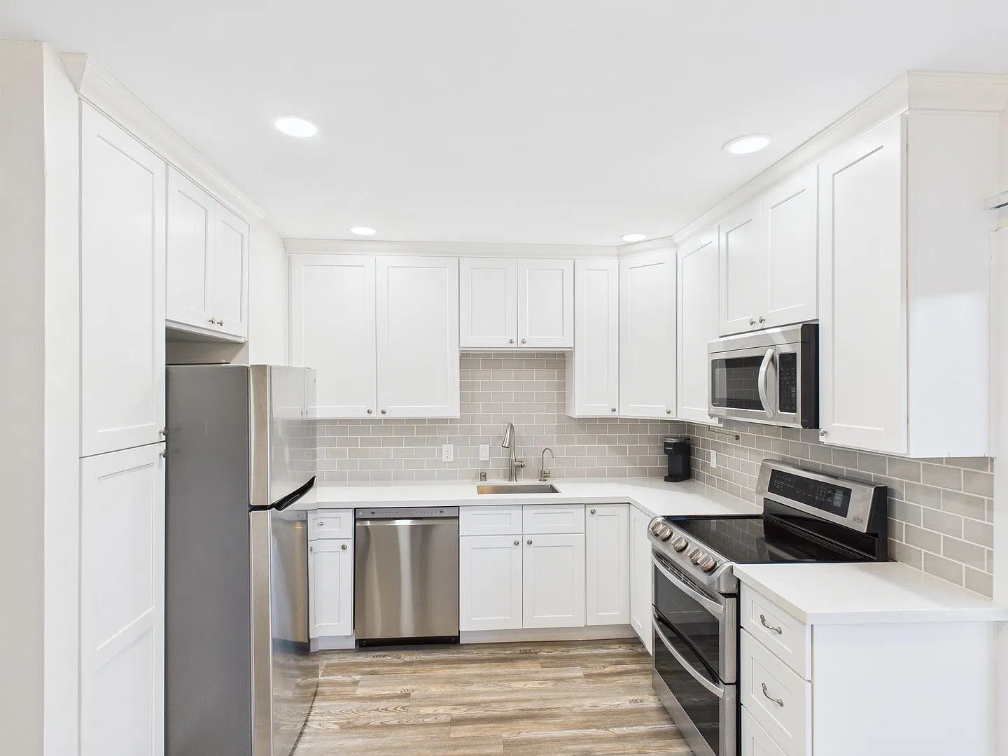 Completely Remodeled Units in the Heart of Encinitas — Photo 2