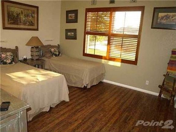 Guest bedroom